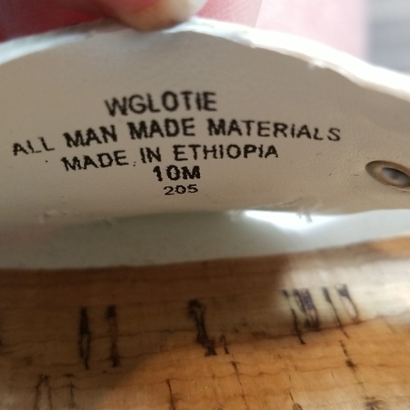 GUESS SANDALS,  SZ 10 - Picture 4 of 4